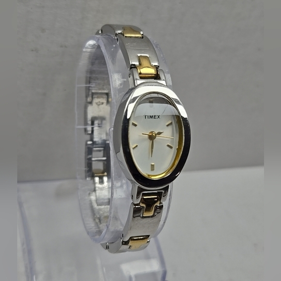 Womens Timex N5 Two-Tone Watch Mother Of Pearl Dial New Battery - Picture 3 of 11